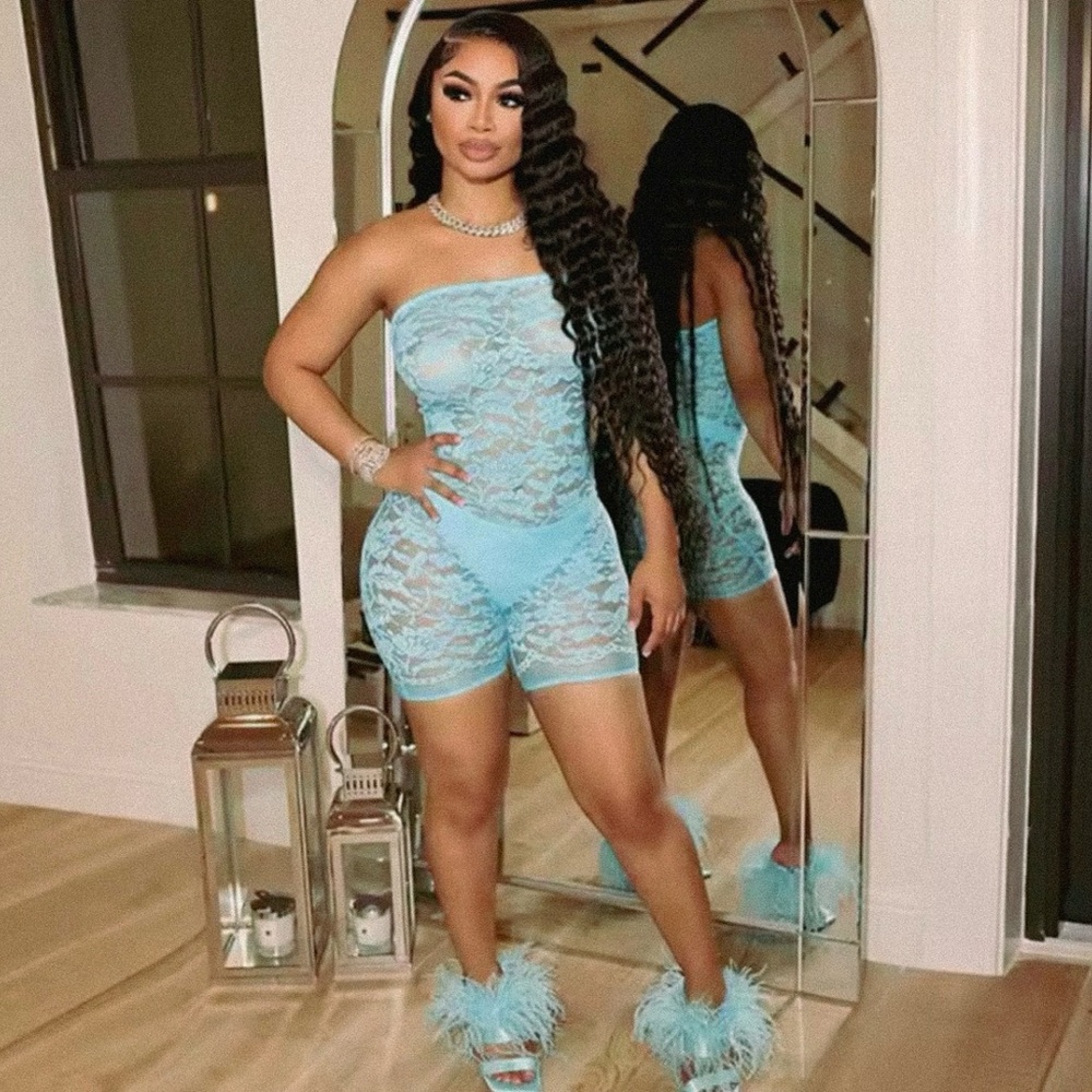 Elegant Blue Lace Strapless Romper